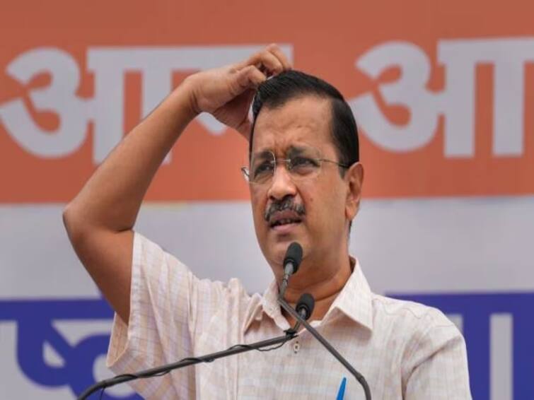 Why Delhi Crime Branch team finally reached CM Kejriwal's residence, know what is the whole case Delhi Politics: CM  કેજરીવાલના નિવાસસ્થાને  આખરે કેમ  પહોંચી દિલ્લી ક્રાઇમ બ્રાંચની ટીમ, જાણો શું છે સમગ્ર મામલો