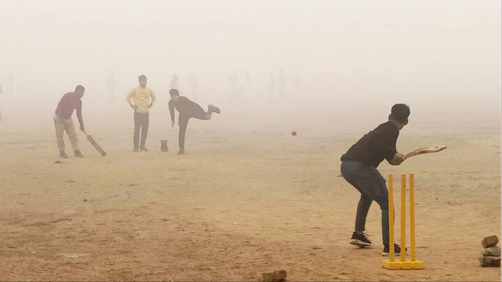वहीं हरियाणा के हिसार का न्यूनतम तापमान 6.2 डिग्री सेल्सियस दर्ज किया गया जबकि अंबाला का न्यूनतम तापमान 9.1 डिग्री सेल्सियस रहा. करनाल, नारनौल, रोहतक, भिवानी और सिरसा में न्यूनतम तापमान क्रमश: 5.4, 9, 7.2, 9.4 और 10 डिग्री सेल्सियस दर्ज किया गया.