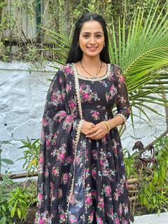 Man Dhaga Dhaga Jodte Nava :  'मन धागा धागा जोडते नवा' मालिकेतील 'आनंदी' दिसणार नव्या रुपात!