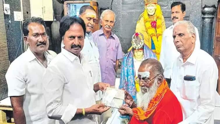 Beggar Donated 10 lakhs to Saibaba Temple in Vijayawada Beggar Donates 10 Lakhs: బెజవాడలో బిచ్చగాడు-3, యాచించిన 10లక్షలు ఆలయం నిర్మాణానికి విరాళం