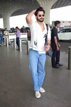 मुंबई एयरपोर्ट पर स्टाइलिश अंदाज में स्पॉट हुए Sunny Kaushal से लेकर कुणाल खेमू, पिंक स्वेटशर्ट में विद्युत जामवाल ने लूटी लाइमलाइट