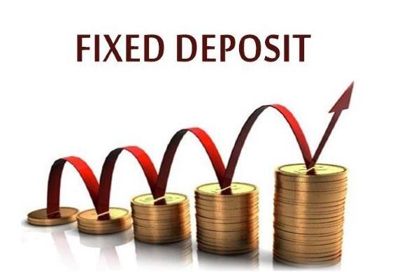 ICICI બેંક FD પર 7 થી 7.25 ટકા વ્યાજ આપે છે. એક વર્ષથી 15 મહિના સુધીનું વ્યાજ 7.25 ટકા છે. 15 મહિનાથી 2 વર્ષ સુધીની FD પર વ્યાજ 7.05 ટકા છે. લાંબા ગાળાની FD પર વ્યાજ દર 7 ટકા છે.