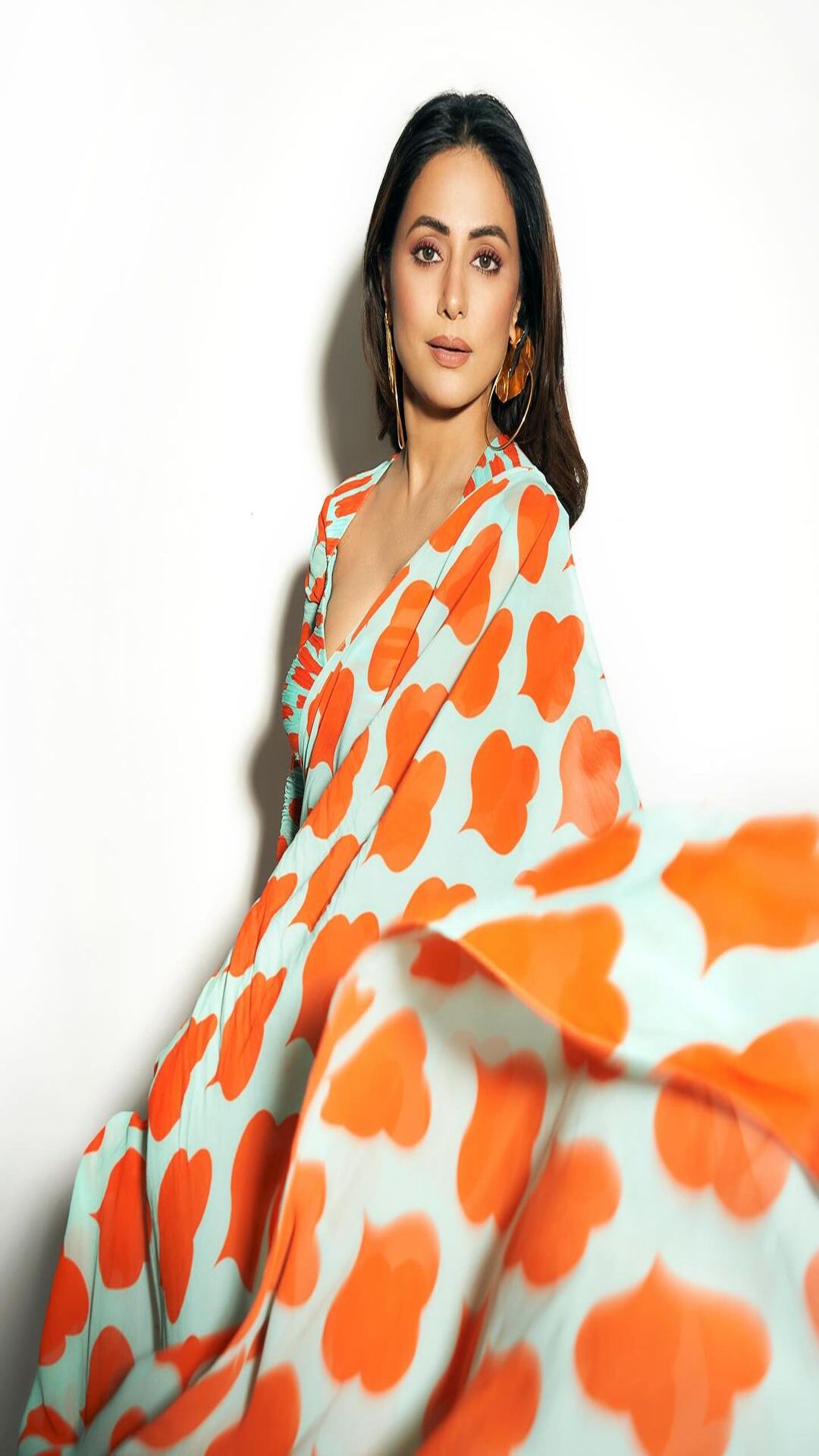 Hina Khan's stellar aubergine saree gown by Gaurav Gupta makes fans go weak  in the knees : Bollywood News - Bollywood Hungama
