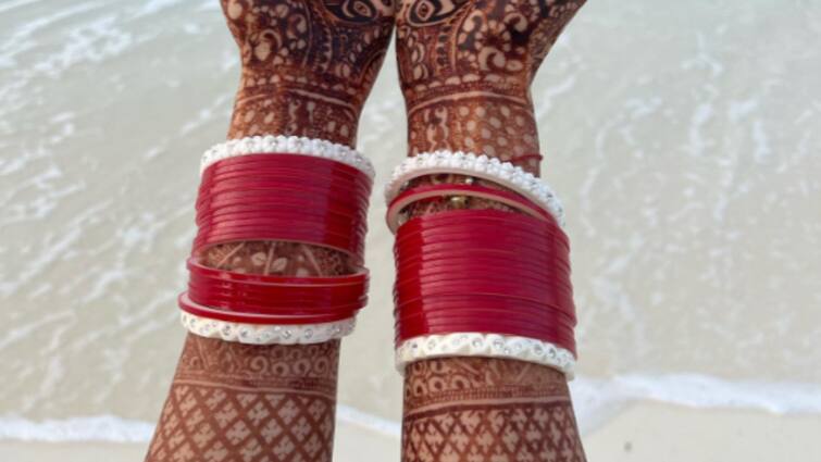 Is there any religious or scientific reason behind wearing bangles चूड़ियां पहनने के पीछे सिर्फ धार्मिक या फिर है वैज्ञानिक कारण