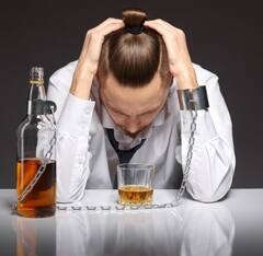 Alcohol: ਸ਼ਰਾਬ ਇੰਝ ਪਹੁੰਚਾਉਂਦੀ ਤੁਹਾਡੀ ਚਮੜੀ ਨੂੰ ਨੁਕਸਾਨ...ਜਾਣੋ ਡ੍ਰਿੰਕ ਕਰਨ ਦੇ ਮਾੜੇ ਪ੍ਰਭਾਵ