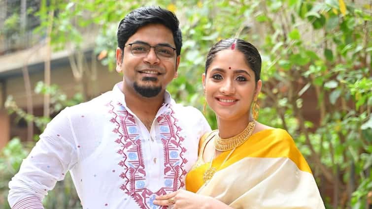 Durnibar Saha and Oindrila Mohor Sen become father and mother of a boy child know in details Durnibar-Mohor: কোলে এল পুত্রসন্তান, দুর্নিবার-মোহরের জীবনের নতুন ইনিংস..