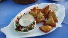 Onion Samosa: மொறு, மொறு வெங்காய சமோசா ரெசிபி!