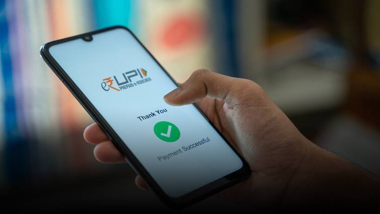 UPI in France Eiffel Tower leads way, offers seamless transactions for Indians UPI Payment: உலகிற்கே வழிகாட்டும் இந்தியாவின் யுபிஐ! பிரான்ஸிலும் வந்தாச்சு! வேறு எங்கெங்கு இருக்கு தெரியுமா?
