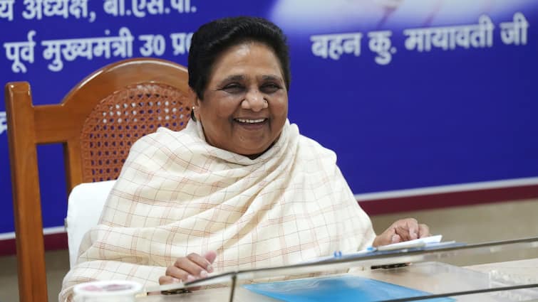 Lok Sabha Election 2024 UP Yogi Minister Sanjay Nishad Claim BSP Chief Mayawati may be Join NDA Lok Sabha Election 2024: बसपा सुप्रीमो मायावती भी NDA के साथ मिलकर लड़ेंगी चुनाव? योगी के मंत्री ने लोकसभा चुनाव से पहले बढ़ाई हलचल