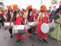 IN Pics: कोटा शहर की सड़कों पर साड़ी में निकली हजारों महिलाएं, एक ही जगह दिखी देश के विभिन्न राज्यों की संस्कृति
