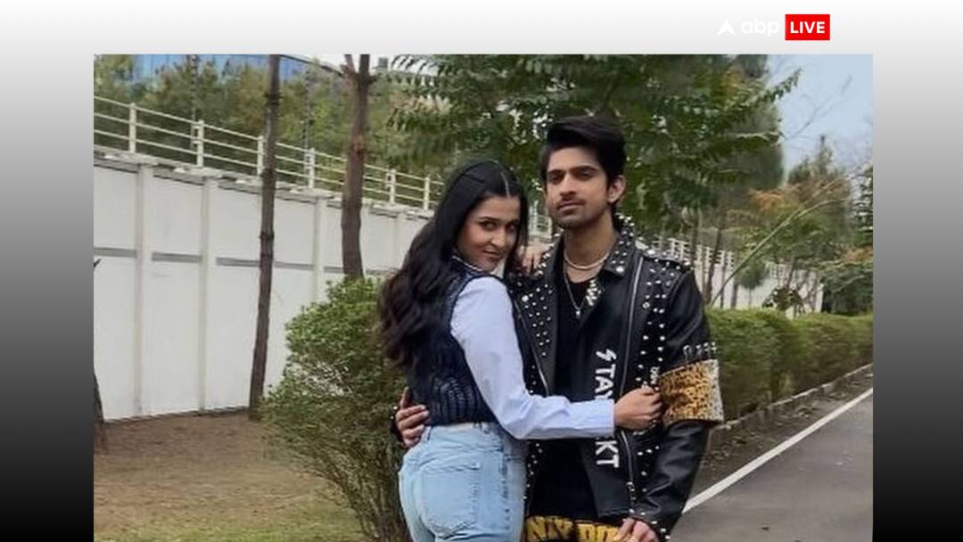 Bigg Boss 17: शो खत्म होने के बाद बिग बॉस 17 के इस हैंडसम हंक की बाहों में दिखीं मन्नारा चोपड़ा, तस्वीरें वायरल Bigg Boss 17 Mannara Chopra spotted with Abhishek Kumar in Chandigarh pictures go viral Bigg Boss 17: शो खत्म होने के बाद बिग बॉस 17 के इस हैंडसम हंक की बाहों में दिखीं मन्नारा चोपड़ा, तस्वीरें वायरल