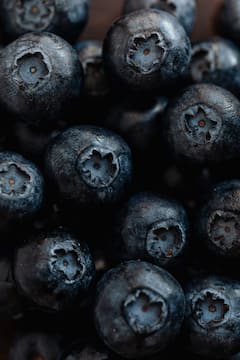Blueberry  Benefits :  करवंद खाल्ले आहेत ? त्याचे हे फायदे माहिती करून घ्या !