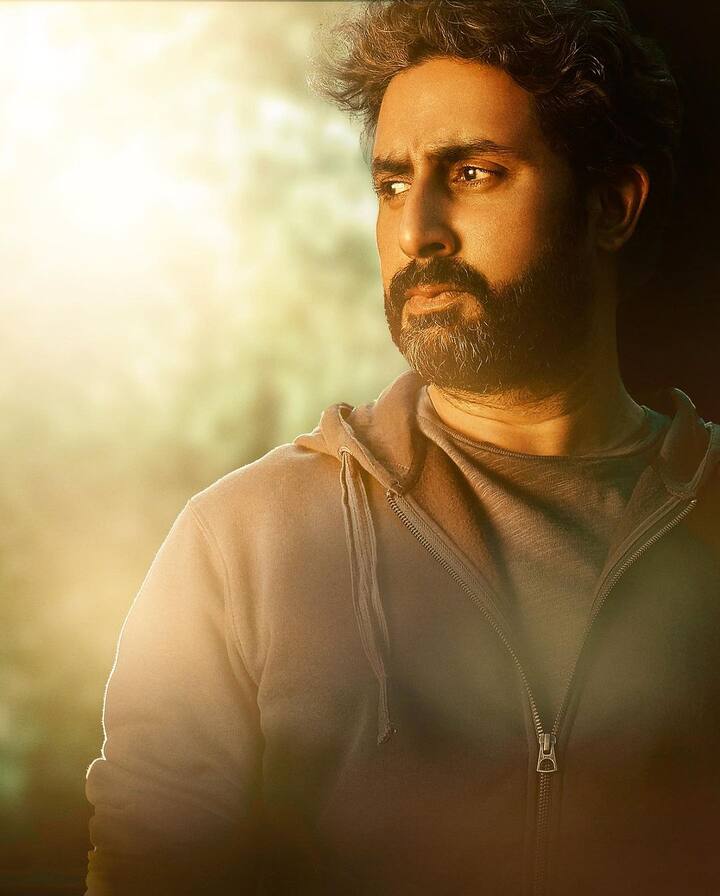 दरअसल अभिषेक बच्चन को अपने स्ट्रगल के दौर में सुपरस्टार का बेटा होने का खूब खामियाजा भुगतना पड़ा था. आपको जानकर हौरानी होगी कि पिता का स्टारडम अभिषेक की लाइफ में कई मुसीबतें लेकर आया था. इस बात का खुलासा खुद एक्टर ने ही किया था.