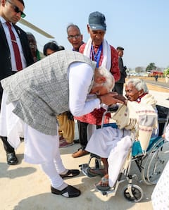 Narendra Modi : ओडिशामध्ये पंतप्रधान मोदींनी घेतली  पद्म पुरस्कार विजेत्यांची भेट!