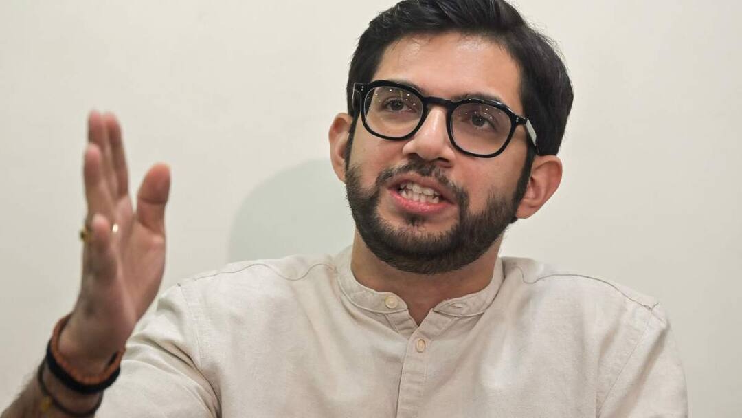 Maharashtra: आदित्य ठाकरे का कोस्टल रोड प्रोजेक्ट को लेकर PM मोदी पर निशाना, कहा- 'जो परियोजनाएं पूरी...' Aditya Thackeray targeted PM Narendra Modi said Why inaugurating projects which not completed Maharashtra: आदित्य ठाकरे का कोस्टल रोड प्रोजेक्ट को लेकर PM मोदी पर निशाना, कहा- 'जो परियोजनाएं पूरी...'