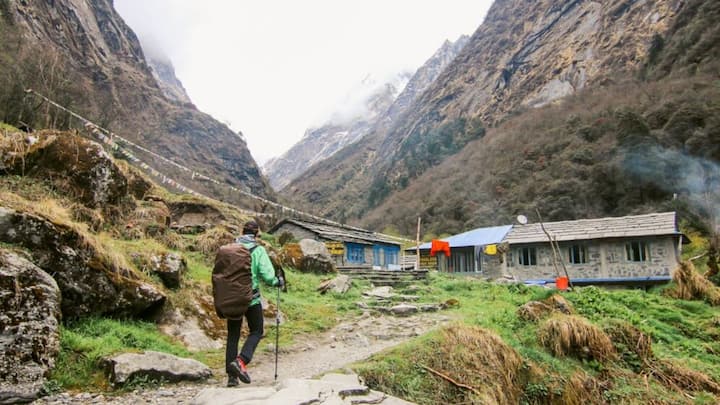 मुक्तेश्वर एक बहुत ही सुंदर पहाड़ी जगहा है, जो दिल्ली से लगभग 360 किलोमीटर की दूरी पर है.