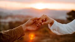 Tips for Relationship :  नात्यात तणाव वाढत आहे ? ही गोष्ट करा पार्टनर ला होईल जाणीव !