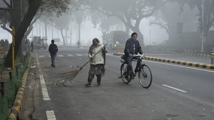 इमेज 6 मौसम विभाग के मुताबिक, 5 और 6 फरवरी की सुबह पंजाब, हरियाणा और दिल्ली के विभिन्न हिस्सों में घना कोहरा छाए रहने की संभावना है।