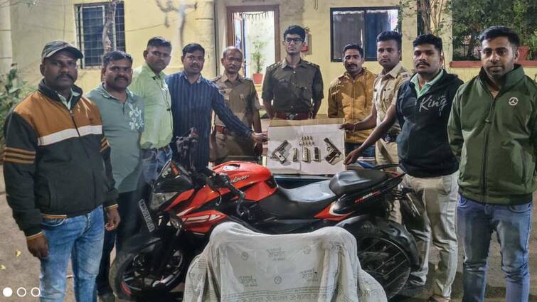 Akola Crime News Gang in touch with gangster Bishnoi Three accused arrested with illegal weapons by Akola police maharashtra marathi news Akola Crime News: गँगस्टर बिश्नोईच्या संपर्कातील टोळी जेरबंद; अवैध शस्त्रसाठ्यासह तिघांना केली अटक