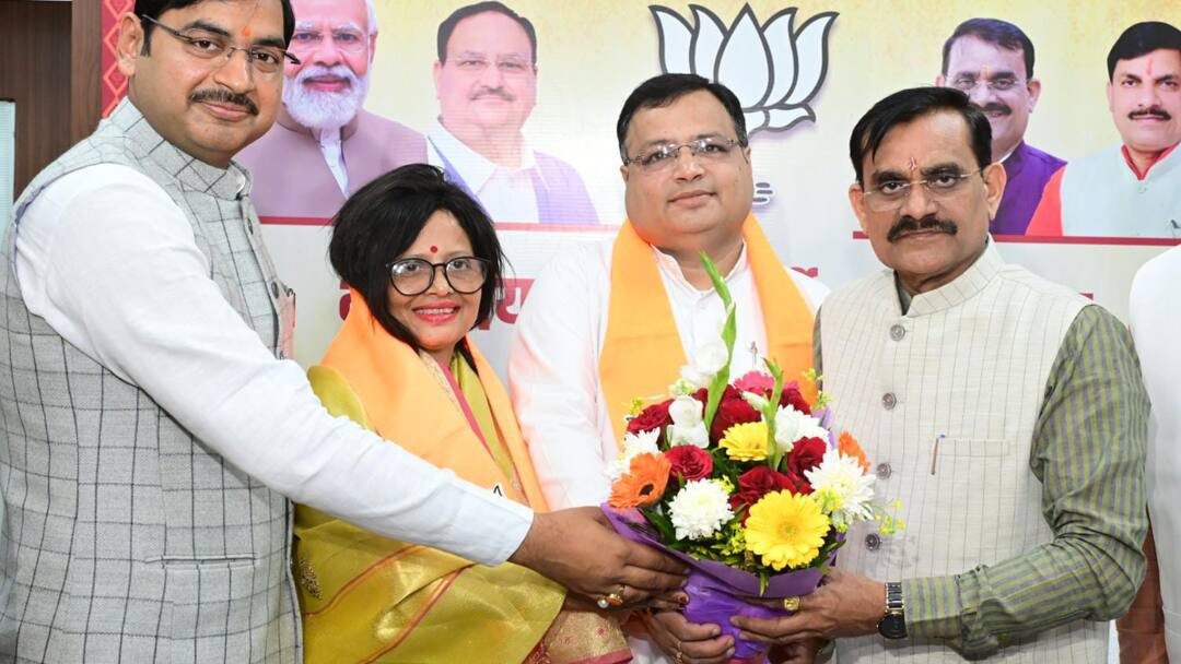 MP Lok Sabha Election 2024 Kamal Nath Close Leader Ajay Yadav Joined BJP MP Politics: लोकसभा चुनाव से पहले एमपी कांग्रेस को झटका, कमलनाथ के इस करीबी नेता ने थामा बीजेपी का दामन