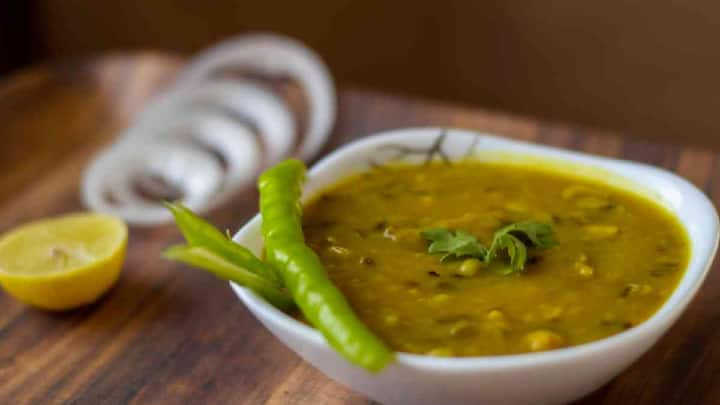 Dal Rice Benefits :वरणभात खाण्याचे फायदे! दिवसातून किती वेळा वरणभात खायाला हवा (Photo credit: Unsplash)