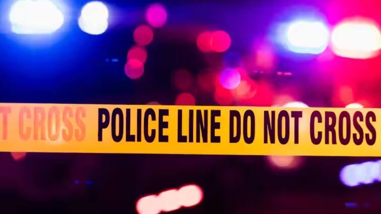 Greater Noida News: बच्चे की क्रूरता का वीडियो आया सामने, कुत्ते को पिल्ले को ऊंची इमारत से फेंककर मार डाला Greater Noida child throws puppy from building painful death incident recorded in video Greater Noida News: बच्चे की क्रूरता का वीडियो आया सामने, कुत्ते को पिल्ले को ऊंची इमारत से फेंककर मार डाला
