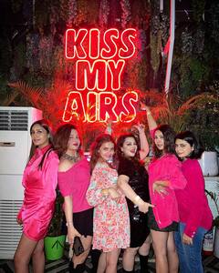 Pics: ब्राइड टू बी Surbhi Chandna ने कुछ यूं मनाई अपनी बैचलरेट पार्टी, दोस्तों संग की खूूब मस्ती, देखें इनसाइड तस्वीरें