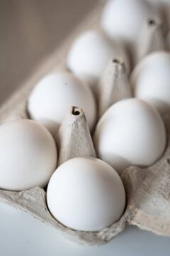 Avoid Eating Eggs : तुम्हाला हे आजार आहेत ? अंडी खात असाल तर सावधान !