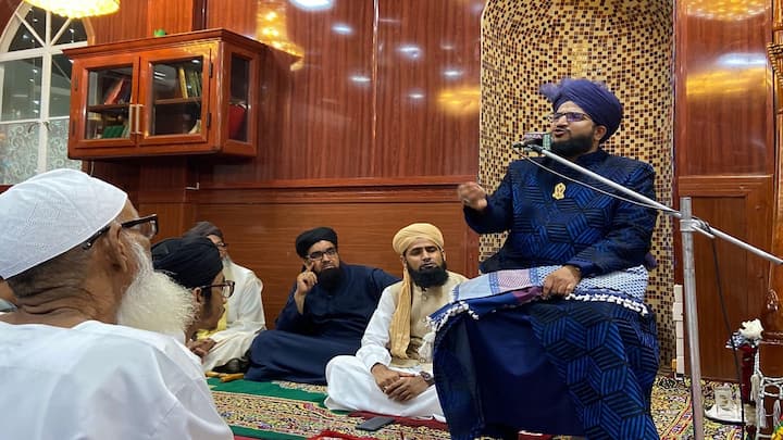 मुफ्ती सलमान महाराष्ट्र की राजधानी मुंबई के रहने वाले हैं. वह मुंबई के घाटकोपर इलाके में रहते हैं. मुफ्ती सलमान एक सुन्नी सूफी मुस्लिम स्कोलर हैं. उन्होंने मिस्र की राजधानी काहिरा के अल अजहर यूनिवर्विटी से शिक्षा हासिल की है.