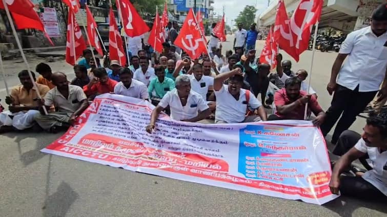 Tirunelveli news 81 load lifting workers arrested road blockade in Nellai - TNN நெல்லையில் சாலை மறியலில் ஈடுபட்ட  சுமைதூக்கும் தொழிலாளர்கள் 81 பேர் கைது