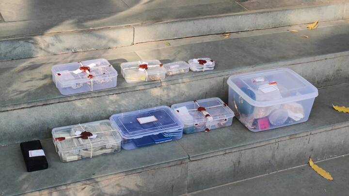 આરોપી એટલા શાતીર હતા, કે જે કારમાંથી ચોરી કરતા તેમાંથી મોબાઇલ કે ઇલેક્ટ્રીક ગેજેટની ચોરી કરવાનું ટાળતા કેમ કેસેટથી ટ્રેસ થવાનો ડર હતો. જોકે એલસીબી ઝોન 1 પોલીસ દ્વારા પાછલા ત્રણ મહિનાથી હ્યુમન સર્વેન્સ અને સીસીટીવી ફૂટેજના આધારે ઘટનાનો ભેદ ઉકેલી નાખ્યો છે. જોકે હજુ પણ આ કિસ્સામાં મુખ્ય આરોપી ફરાર છે