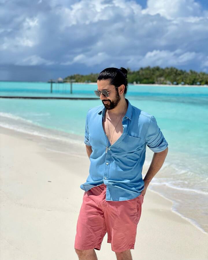 आफताब का एक्टिंग करियर फ्लॉप है लेकिन वो अपने प्रोडक्शन हाउस, इवेंट्स कंपनी के जरिए हर साल करीब तीन से चार करोड़ रुपये कमाते हैं और उनकी नेटवर्थ करीब पचास करोड़ रुपये से ज्यादा है.