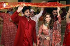 Sonarika Bhadoria Wedding: टीवी की 'पार्वती' ने शादी से पहले पहना लाल जोड़ा, माता की चौकी से शेयर की खास तस्वीरें