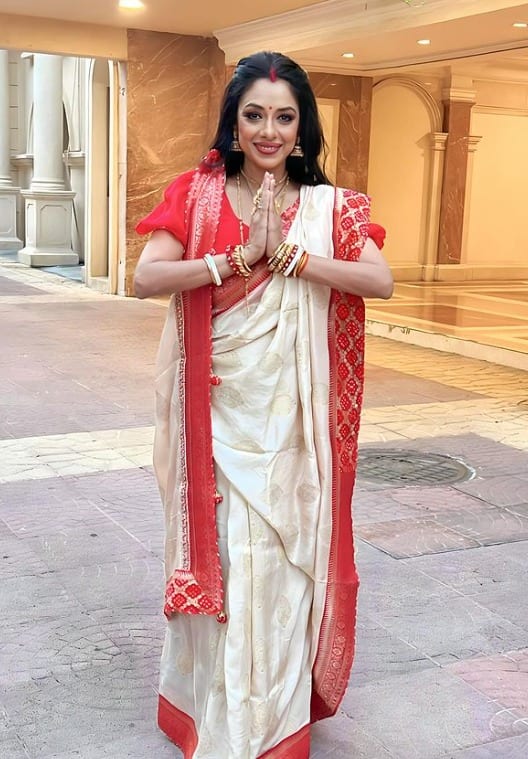 इस बात का खुलासा रूपाली ने खुद एक इंटरव्यू में किया था. उन्होंने बताया कि 'पैसों की तंगी की वजह से मैं वर्ली से पृथ्वी थिएटर तक 15 किलोमीटर पैदल जाया करती थी. तनाव की वजह से पापा को शुगर भी हो गया था.'