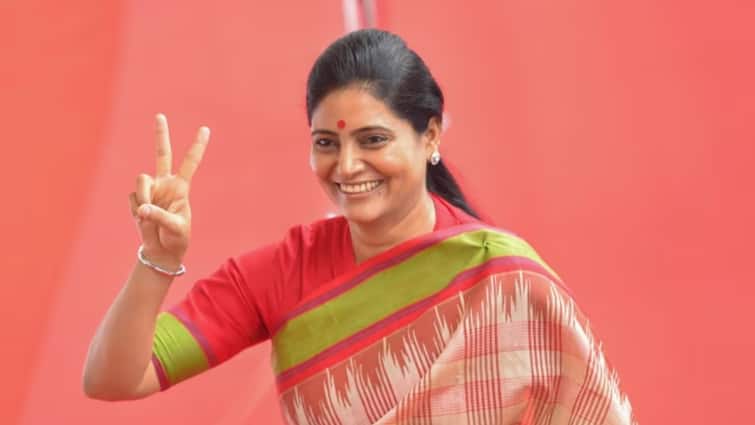 up lok sabha election 2024 Apna Dal S declared candidate for Robertsganj Lok Sabha reserved seat BJP की सहयोगी अनुप्रिया पटेल की पार्टी ने किया उम्मीदवार का ऐलान, सांसद का टिकट काटा