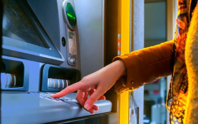 Know what is the truth of reverse PIN in ATM? ATM Card - ਜਾਣੋ ATM 'ਚ ਉਲਟੇ ਤਰੀਕੇ ਨਾਲ ਪਿੰਨ ਪਾਉਣ ਦਾ ਕੀ ਹੈ ਸੱਚ?