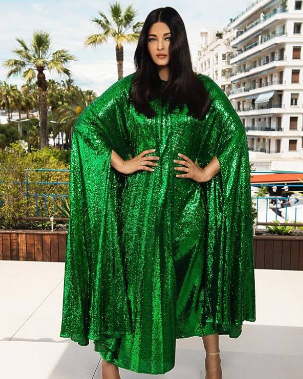 वहीं एक्ट्रेस ने डीजी रूपारेल कॉलेज से अपना ग्रेजुएशन कंप्लीट किया.