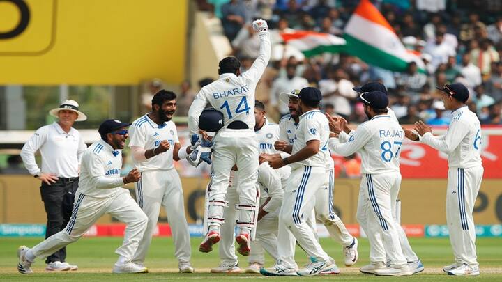 IND vs ENG, 2nd Test: ભારતે વિશાખાપટ્ટનમ (વિઝાગ) ટેસ્ટમાં ઈંગ્લેન્ડને 106 રનથી હરાવ્યું હતું. આ જીત સાથે ભારતે પાંચ મેચની ટેસ્ટ શ્રેણી 1-1થી બરાબર કરી લીધી છે.