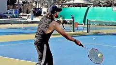 நீள முடி, கட்டுமஸ்தான பாடி.. பழைய தோற்றத்தில் டென்னிஸ் விளையாடிய தோனி.. வைரலாகும் வீடியோ!