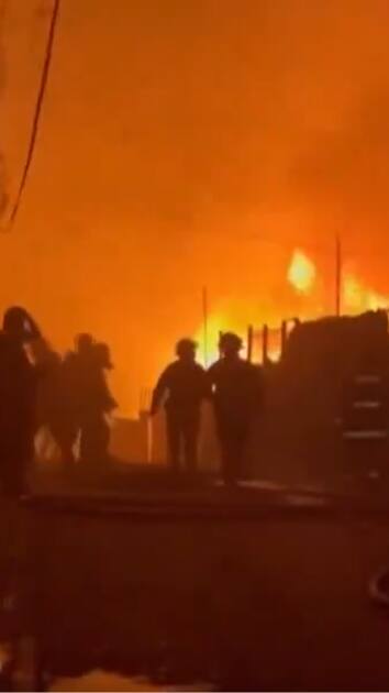 आग से धधक रहा ये देश, अब तक 99 लोगों की गई जान