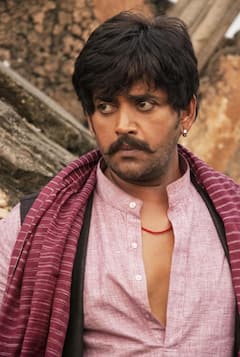 Bhojpuri Highest Paid Actors: कमाई के मामले में बॉलीवुड एक्टर्स को कड़ी टक्कर देते हैं भोजपुरी के ये सितारे, एक फिल्म के लिए वसूलते हैं इतनी मोटी फीस