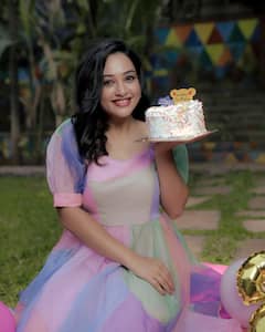 PHOTO: मालिकाविश्व गाजवणाऱ्या गिरीजा प्रभूने २४ व्या वर्षी घेतलं नवीन घर!