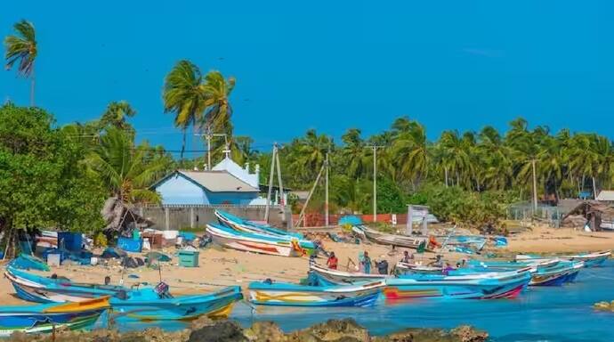 પીટીઆઈના અહેવાલ મુજબ, અગાઉ માલદીવમાં મોટાભાગના પ્રવાસીઓ ભારતીય હતા, પરંતુ વિવાદ બાદ હવે ભારતીય પ્રવાસીઓની સંખ્યા ઘટીને પાંચમા સ્થાને આવી ગઈ છે.