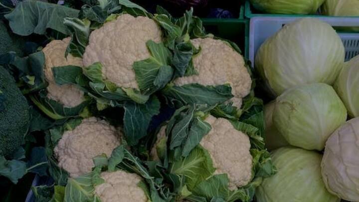 மிகக் குறைந்த கலோரிகளும் அதிக நார்ச்சத்துக்களும் கொண்ட சூப்பர் காய்கறிகளில் காலி ப்ளவரும் முட்டை கோசும் அடங்கும்.