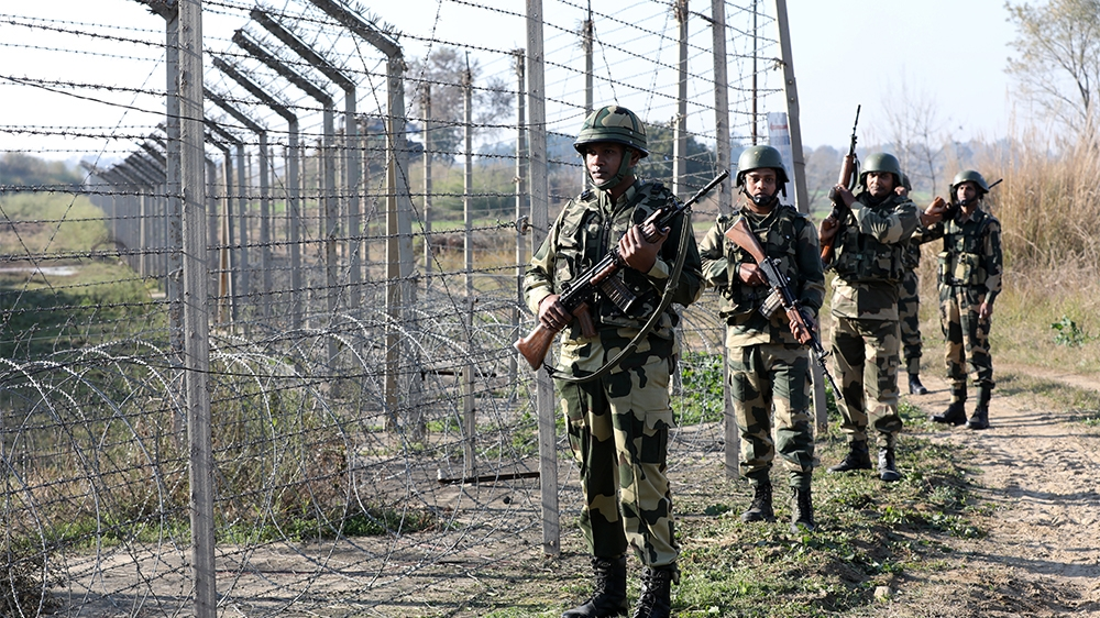 Installing started Hi-Tech CCTV Cameras On Pakistan Border CCTV on Pak Border: ਪਾਕਿਸਤਾਨ ਸਰਹੱਦ 'ਤੇ ਕੈਮਰੇ ਲੱਗਣੇ ਸ਼ੁਰੂ, 553 ਕਿਲੋ ਮੀਟਰ ਖੇਤਰ ਹੋਵੇਗਾ ਕਵਰ, ਇਹਨਾਂ ਜਿਲ੍ਹਿਆਂ 'ਚ ਕੰਮ ਹੋਇਆ ਸਟਾਰਟ 