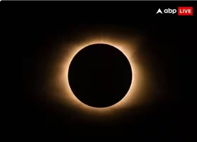 ਸਾਲ 2024 ਦਾ ਪਹਿਲਾ ਗ੍ਰਹਿਣ ਚੰਦਰ ਗ੍ਰਹਿਣ ਹੋਵੇਗਾ ਜੋ ਹੋਲੀ ਦੇ ਦਿਨ ਲੱਗੇਗਾ। ਇਸ ਸਾਲ ਹੋਲੀ ਅਤੇ ਚੰਦਰ ਗ੍ਰਹਿਣ ਇੱਕੋ ਦਿਨ ਹੋਣਗੇ। 25 ਮਾਰਚ 2024 ਨੂੰ ਲੱਗਣ ਵਾਲਾ ਚੰਦਰ ਗ੍ਰਹਿਣ ਹੋਲੀ ਦਾ ਰੰਗ ਖੇਡਣ ਦੌਰਾਨ ਲੱਗੇਗਾ, ਇਹ ਗ੍ਰਹਿਣ ਵੀ ਭਾਰਤ ਵਿੱਚ ਨਜ਼ਰ ਨਹੀਂ ਆਵੇਗਾ।