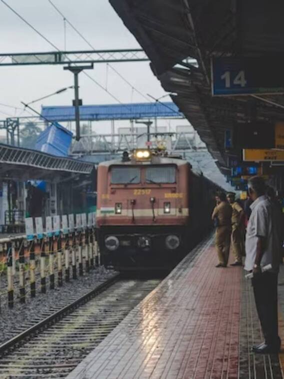 ट्रेन लेट होने पर कैसे मिलता है रिफंड?