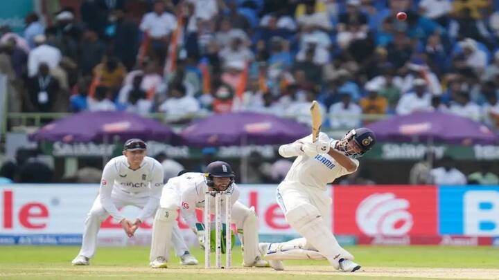 યશસ્વી જયસ્વાલઃ યુવા ઓપનર યશસ્વી જયસ્વાલે પ્રથમ ઈનિંગમાં 209 ની ઈનિંગ રમી હતી. જેના કારણે ભારતે પ્રથમ ઈનિંગમાં 396 રન બનાવ્યા હતા.