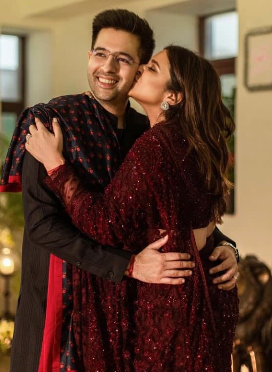 ਪਰਿਣੀਤੀ ਚੋਪੜਾ ਨਾਲ ਇੰਝ ਝਗੜੇ ਸੁਲਝਾਉਂਦੇ ਰਾਘਵ ਚੱਢਾ