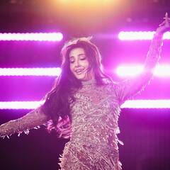 सिर्फ पांच हजार लेकर इंडिया आई थीं ये हसीना, आज डांस के दम पर बना ली करोड़ों की प्रॉपर्टी, पहचाना ?